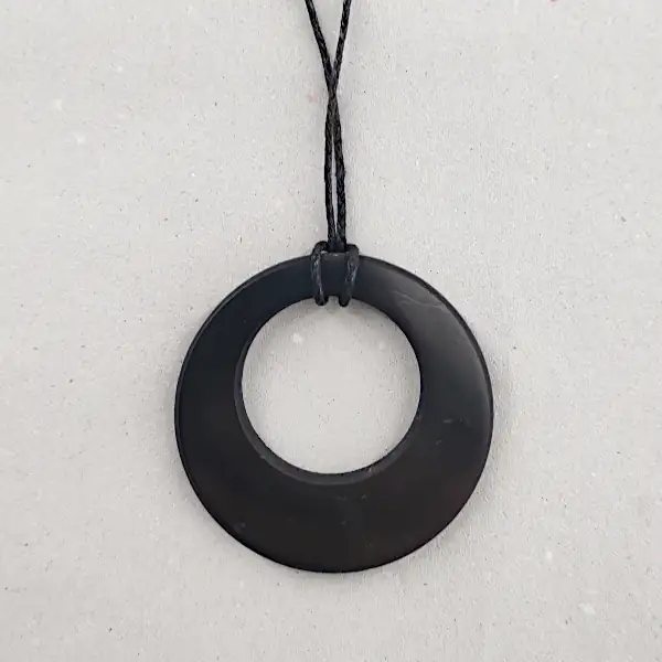 Shungiet hanger donut 50mm incl. koord
