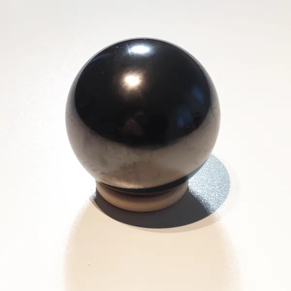 Shungiet Bol 7cm Slechts tijdelijk beschikbaar!! (incl. ring bolstandaard)